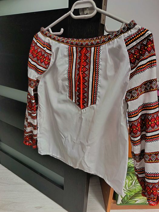 Costum popular copii. 3 piese- ie brodata, le, brau si fusta