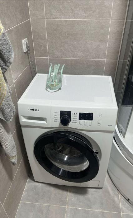 Продам Холодильник Indesit no frost