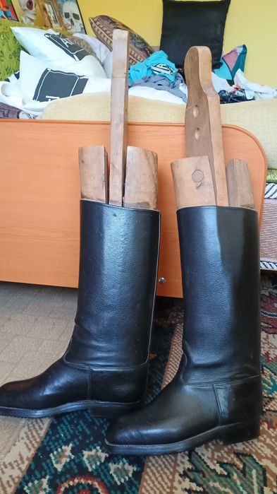 Cizme piele retro barbati - posibil serie militie, militare + calapod lemn originale, stare buna, REDUCERE