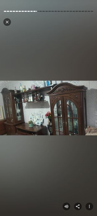 Кровать люстра джампинг ковёр стенка