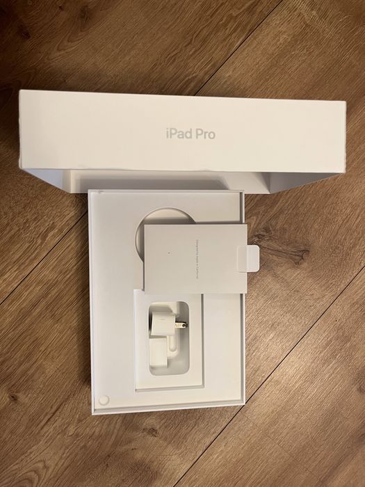 Vand Apple iPad 10 Pro (cu slot pentru sim) 10,5 inch 256 GB