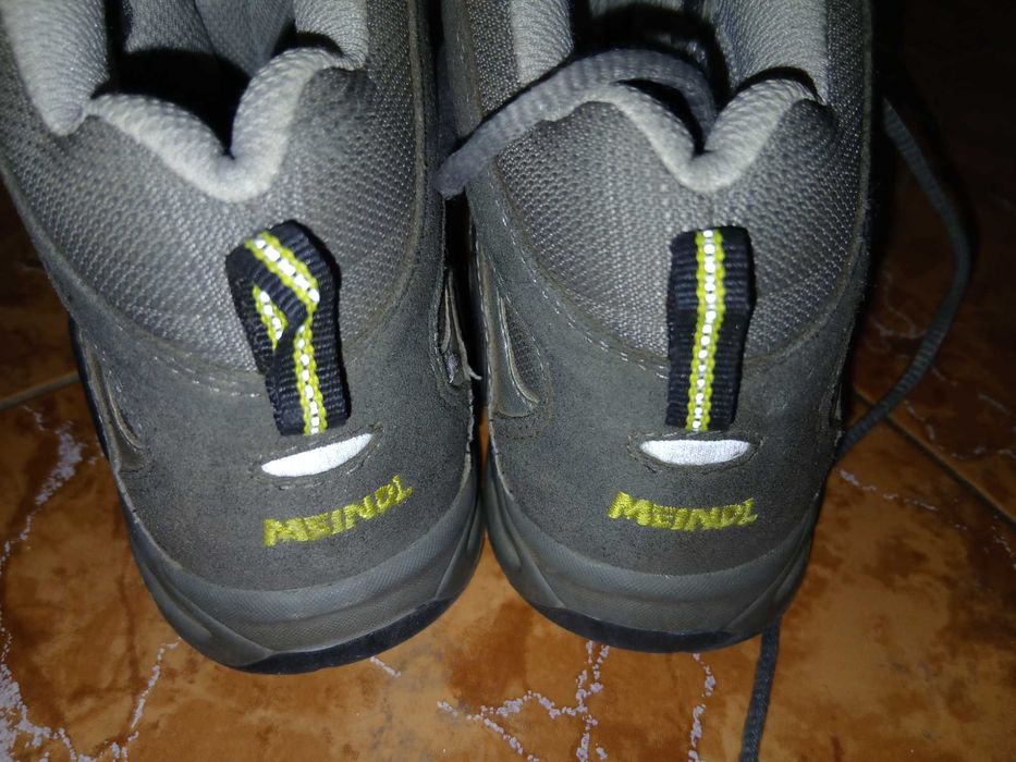 Туристически/Планински обувки 35 номер