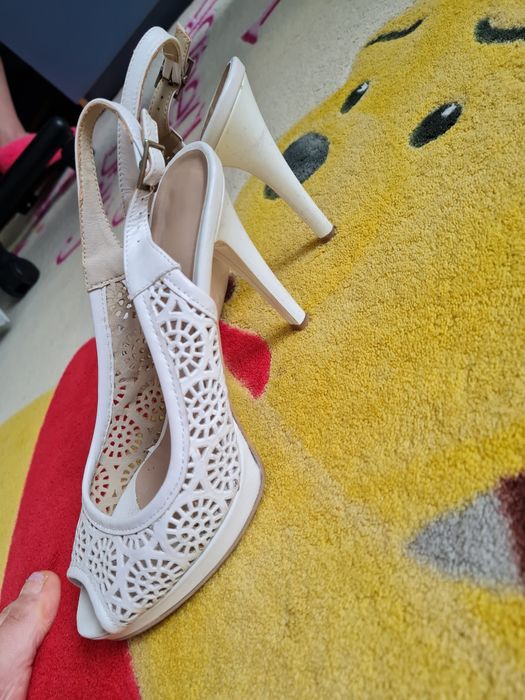 Дамски сандали и обувки