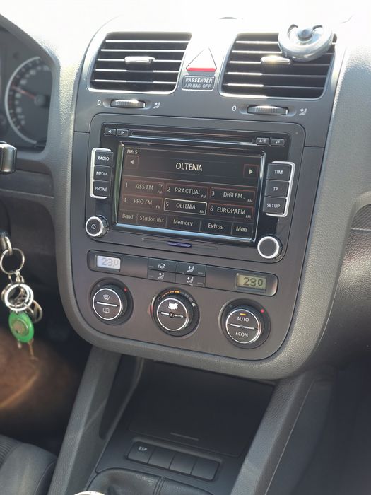 Volkswagen Golf 5 1.4 benzina 75 CP Gri, cod motor BCA