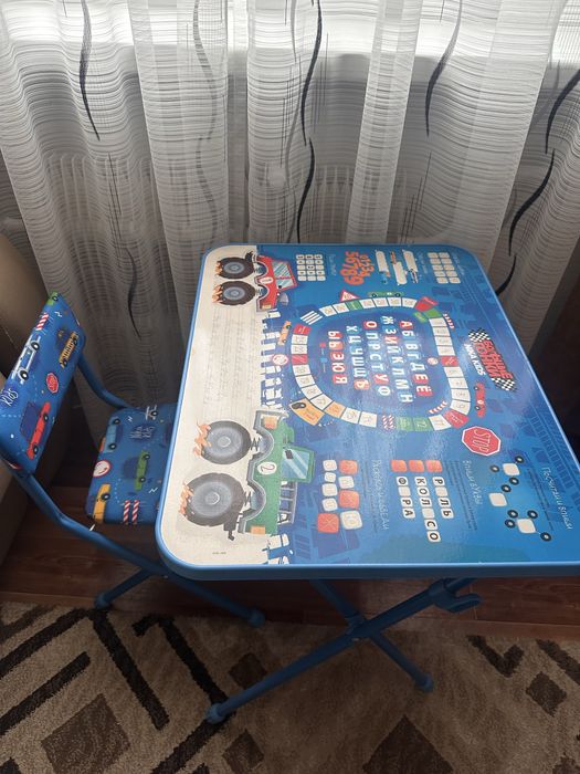 Продам детский столик