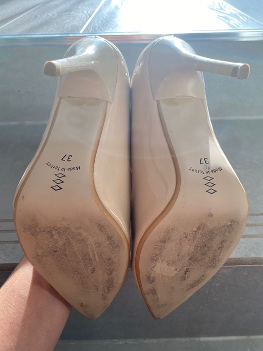 Продавам обувки!