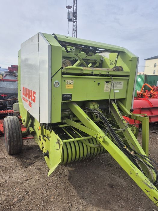 Пресс подборщик рулонный Claas Rollant