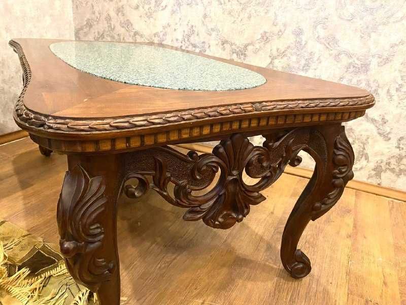 Стол ручная работа.  Художественная резьба по дереву.  Орех .