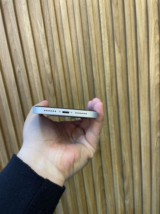 Iphone 11 64GB (iphone 17 pro korpusida yangi)