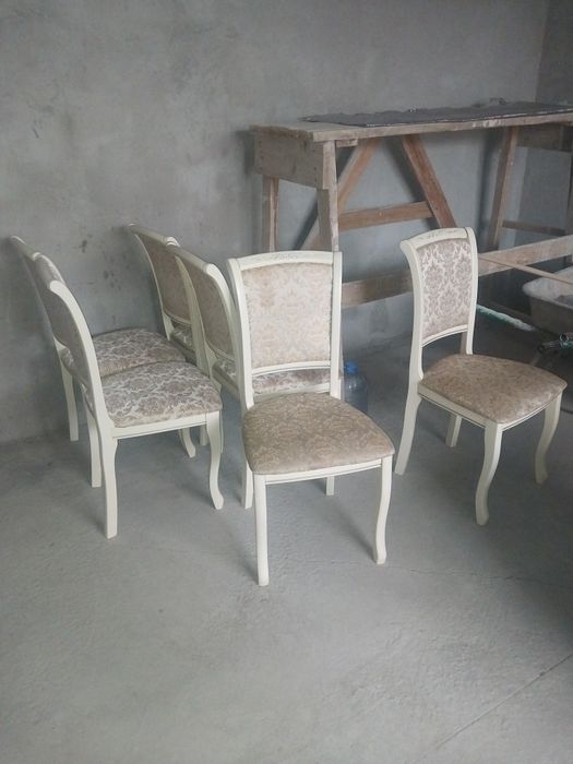 Стол со стульями