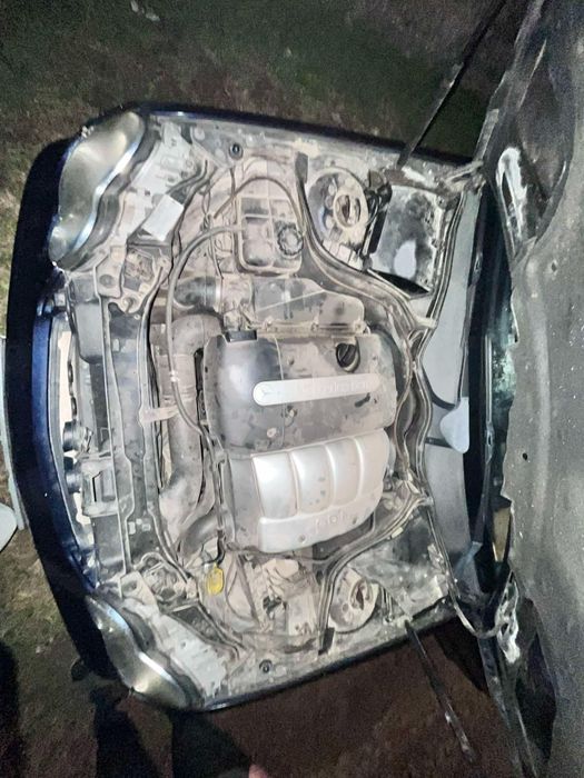 Продавам mercedes w203 на части 2,2 CDI