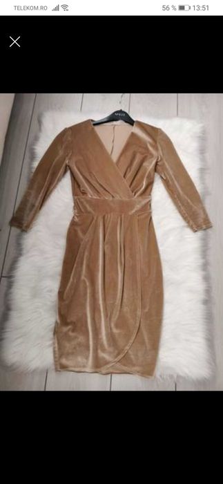 Rochie din catifea bej!!