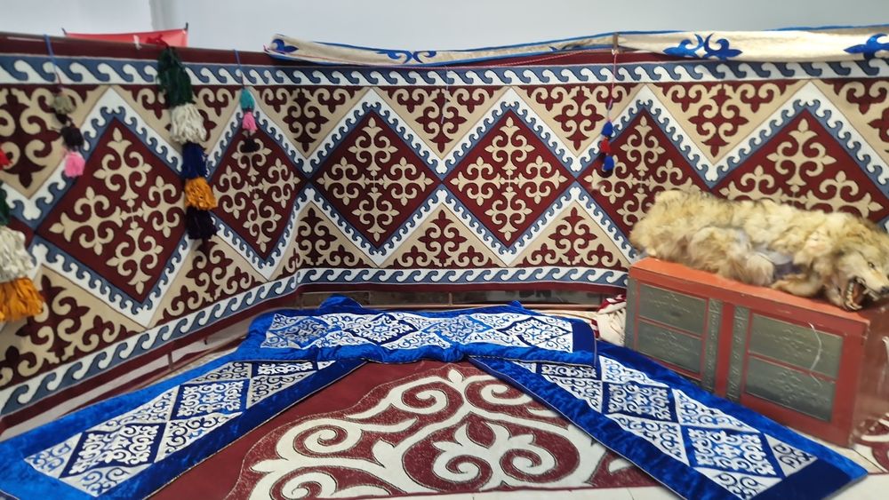 Жарты агаш уи юрта