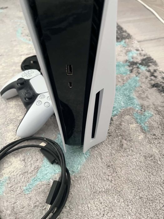 ps5, 825gb, disc, 1 controller.
