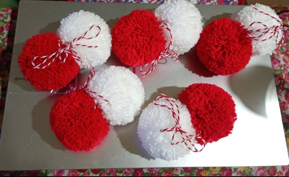 Помпони от прежда