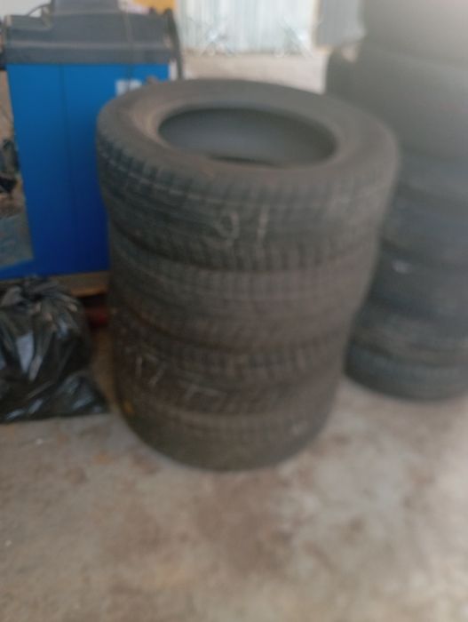 Продам резину 225/65/17
