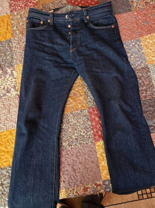 Продавам мъжки дънки Levi's 501