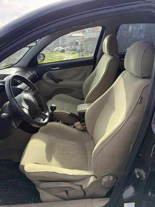 Alfa Romeo 147 1.9 Jtd, 2006г. Климатроник зимни гуми Всичко платено