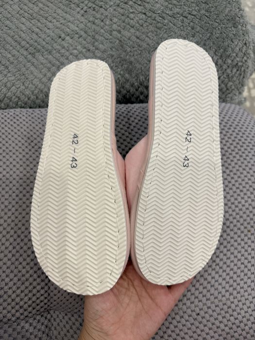 Продам новые тапочки