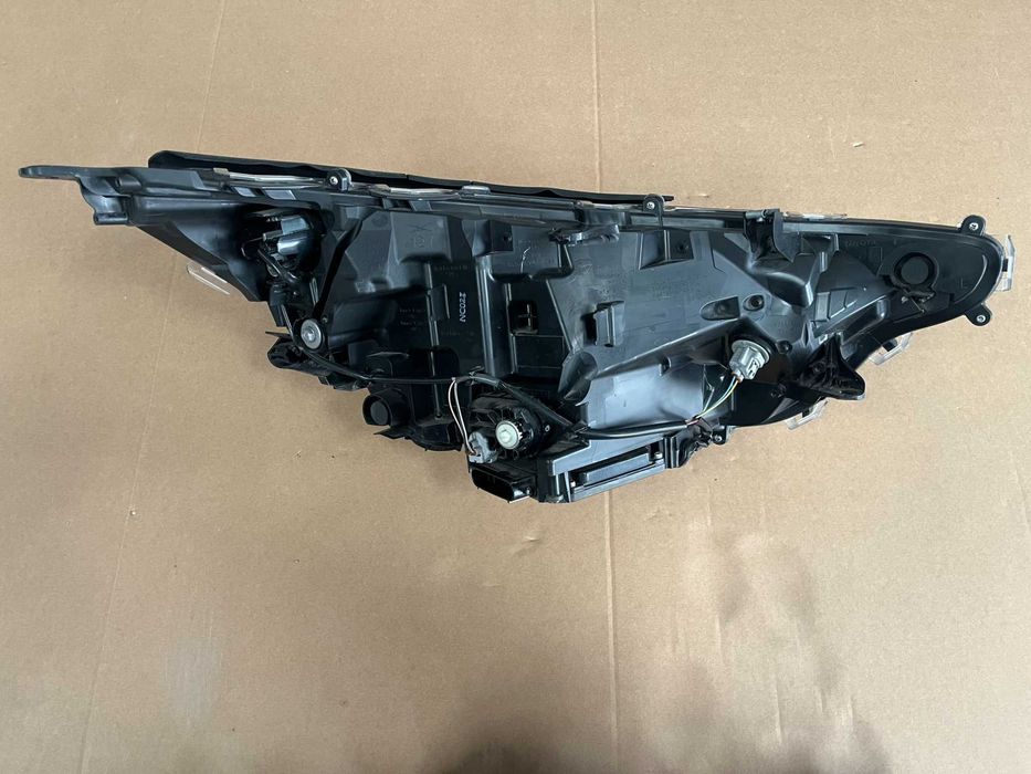 Ляв фар Тойота Рав4 2019/2023 Toyota Rav4