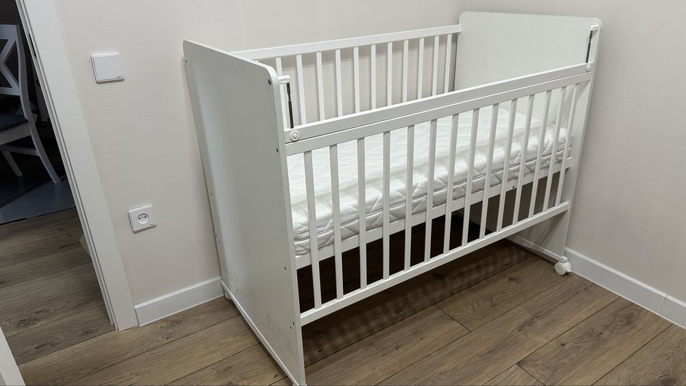 Детская кровать - манеж