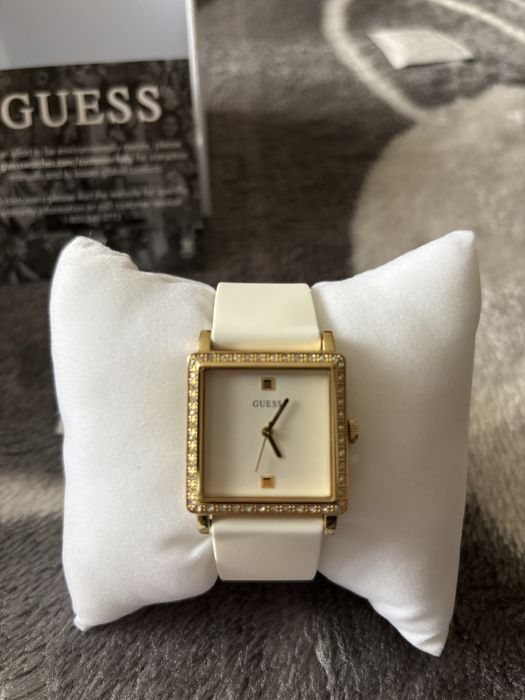 Ceas Guess gold dama