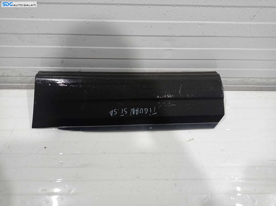 Bandou Ornament Overfender de pe Usa Portiera Stanga Spate Volkswagen Tiguan 2008 - 2015 Cod 5N0854949E [L2632]