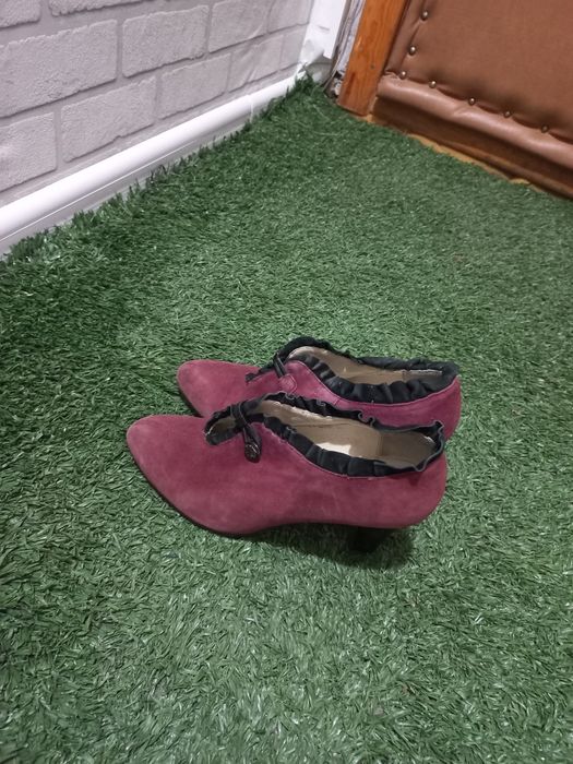 Отдам даром обувь