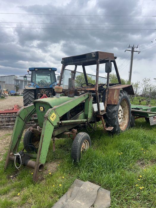 John deere 2130 cu incarcator frontal