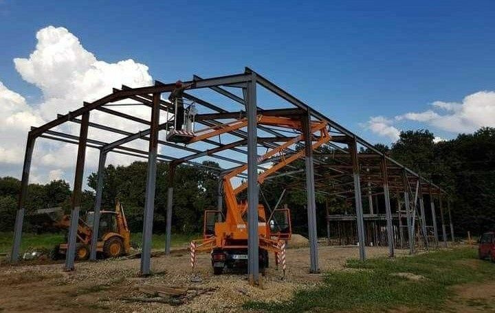 Vând hală metalică 6 x 10