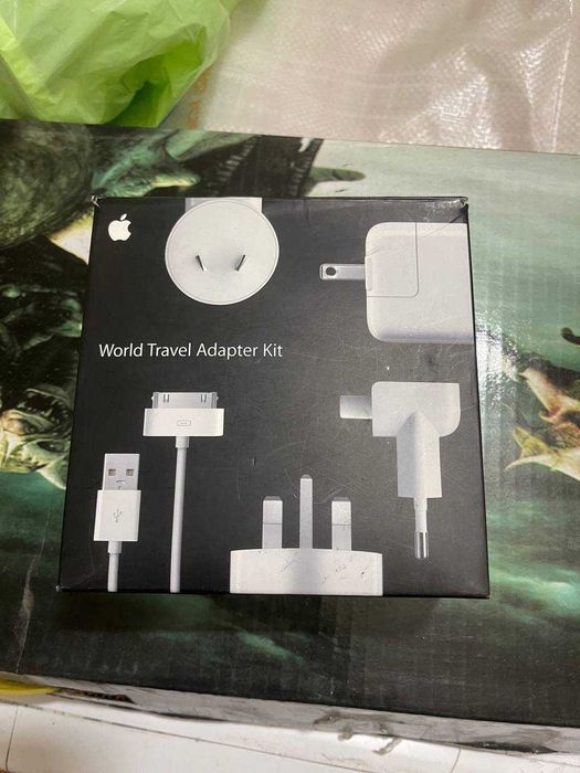 Оригинальный комплект адаптеров Apple World Travel Adapter Kit