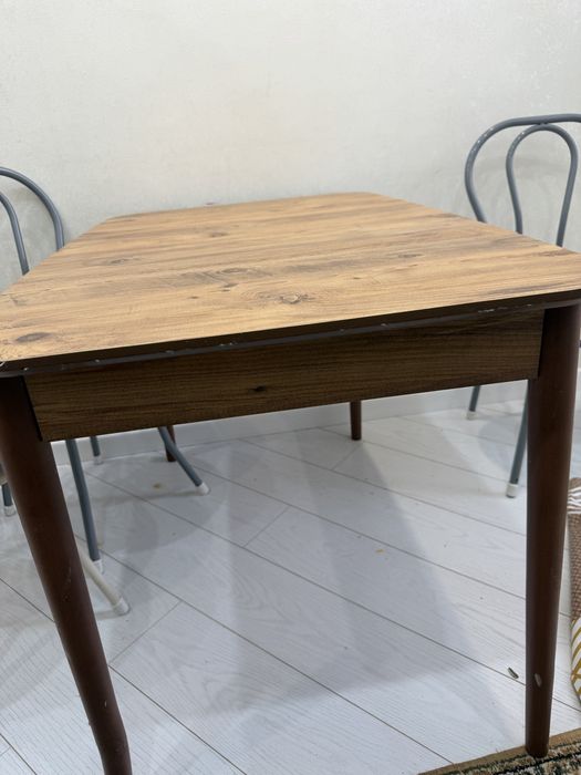 Стол обеденный продам