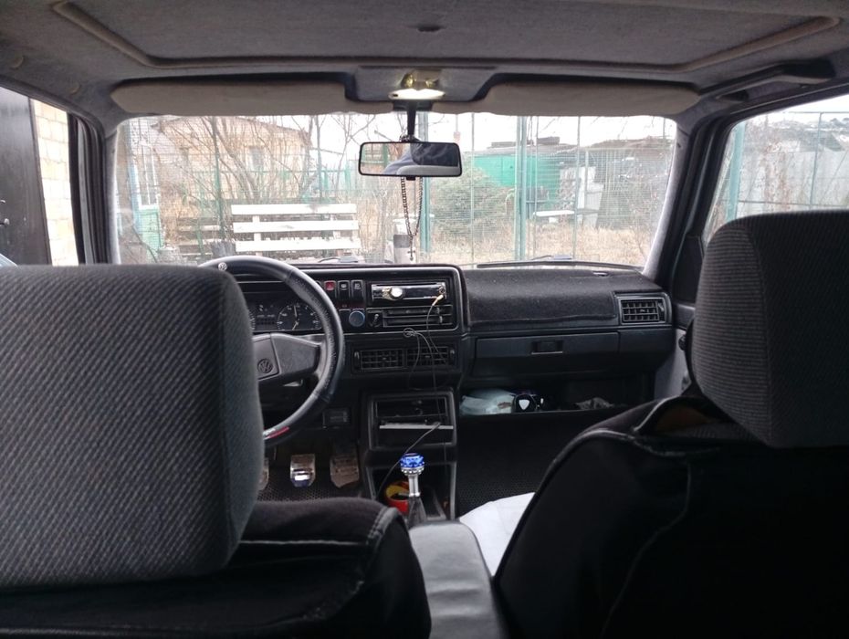 Гольф 2 . На корбюраторе.