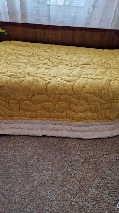 Продавам юрган от чиста вълна+ 2бр. губер за единично легло