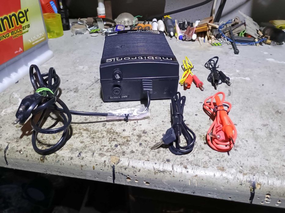 Sursa/ transformator/ alimentator 12 v - 5 A,