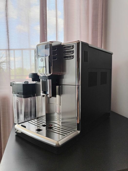 Кафеавтомат PFILIPS EP5365 с гаранция