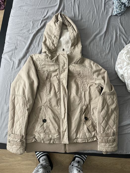 Geaca bej imblanita Clockhouse Marime XL