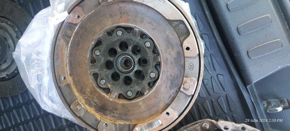 Set ambreiaj cu volanta  plus pompa de apa bmw x1 e84 163 cai
