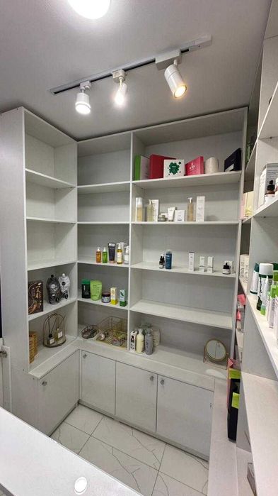 стилаж полки витрина