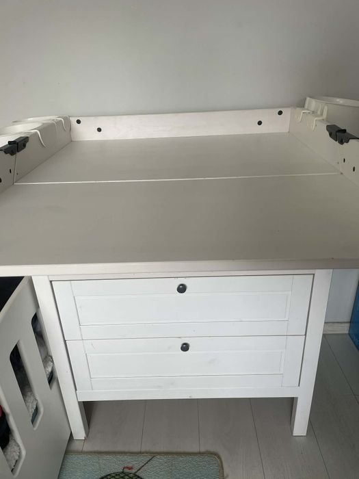 Повивалник,маса за повиване,скрин Sundvik