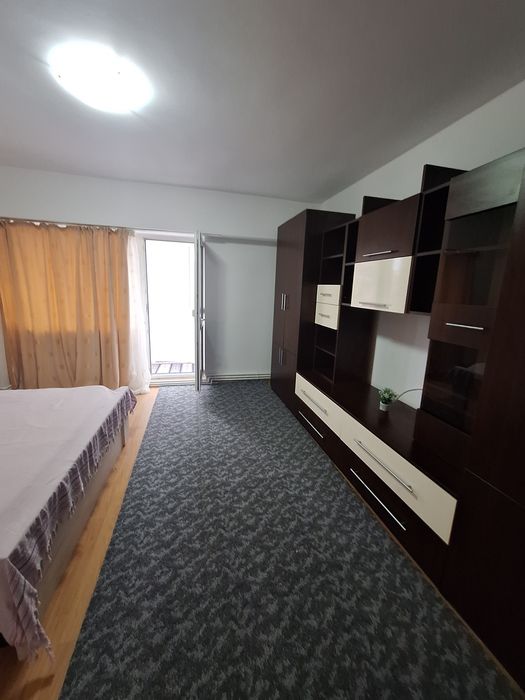 Închiriez apartament persoana fizica