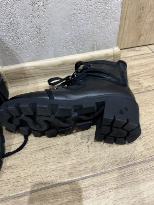 Боти от естествена кожа