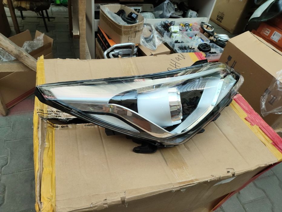 Акцент рестайлинг фара линзовые