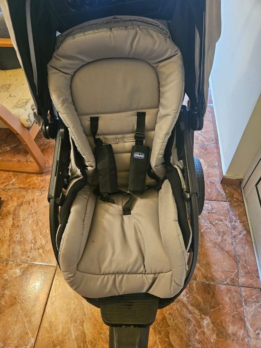 Carucior, Chicco Activ3, gri, 3 roti, cadru din aluminiu, greutate maxima 22kg