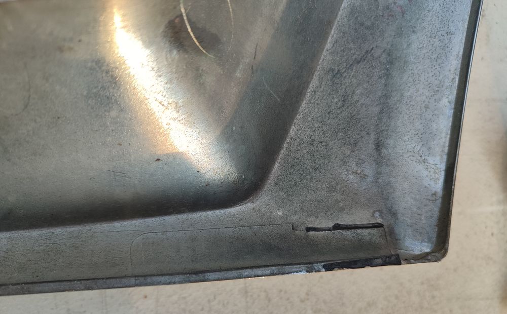 Митсубиси Паджеро 3. Решетка радиатора. Из Японии. Оригинал.