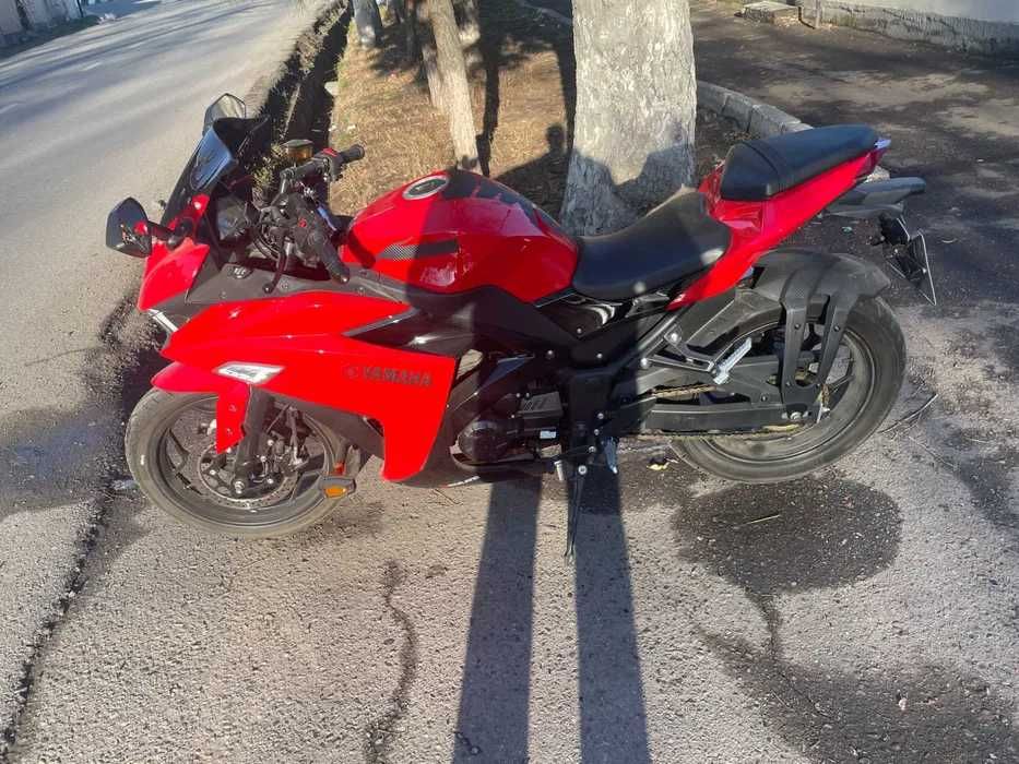 Мотоцикл R3-200 кубов