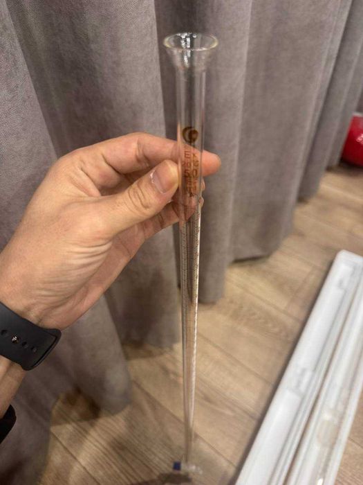 Лабораторные стеклянные посуды.