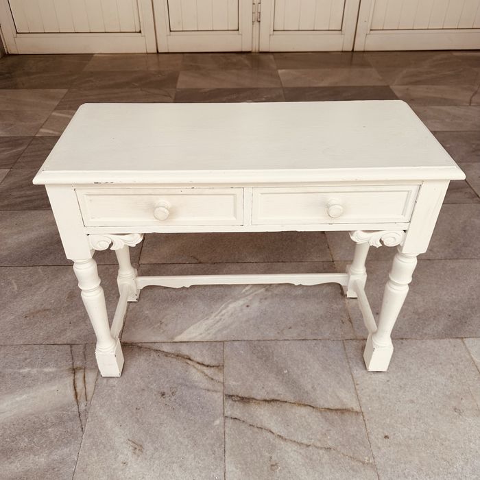 Продава се: Дървена винтидж конзола – скандинавски стил