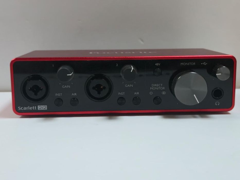 Interfata Audio Focusrite Scarlett 2i2 4th Gen -P-