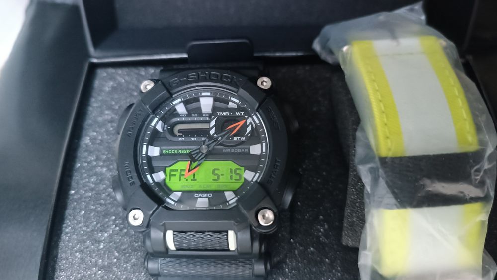 Casio G-Shock ga 900 e перфектно състояние и Festina